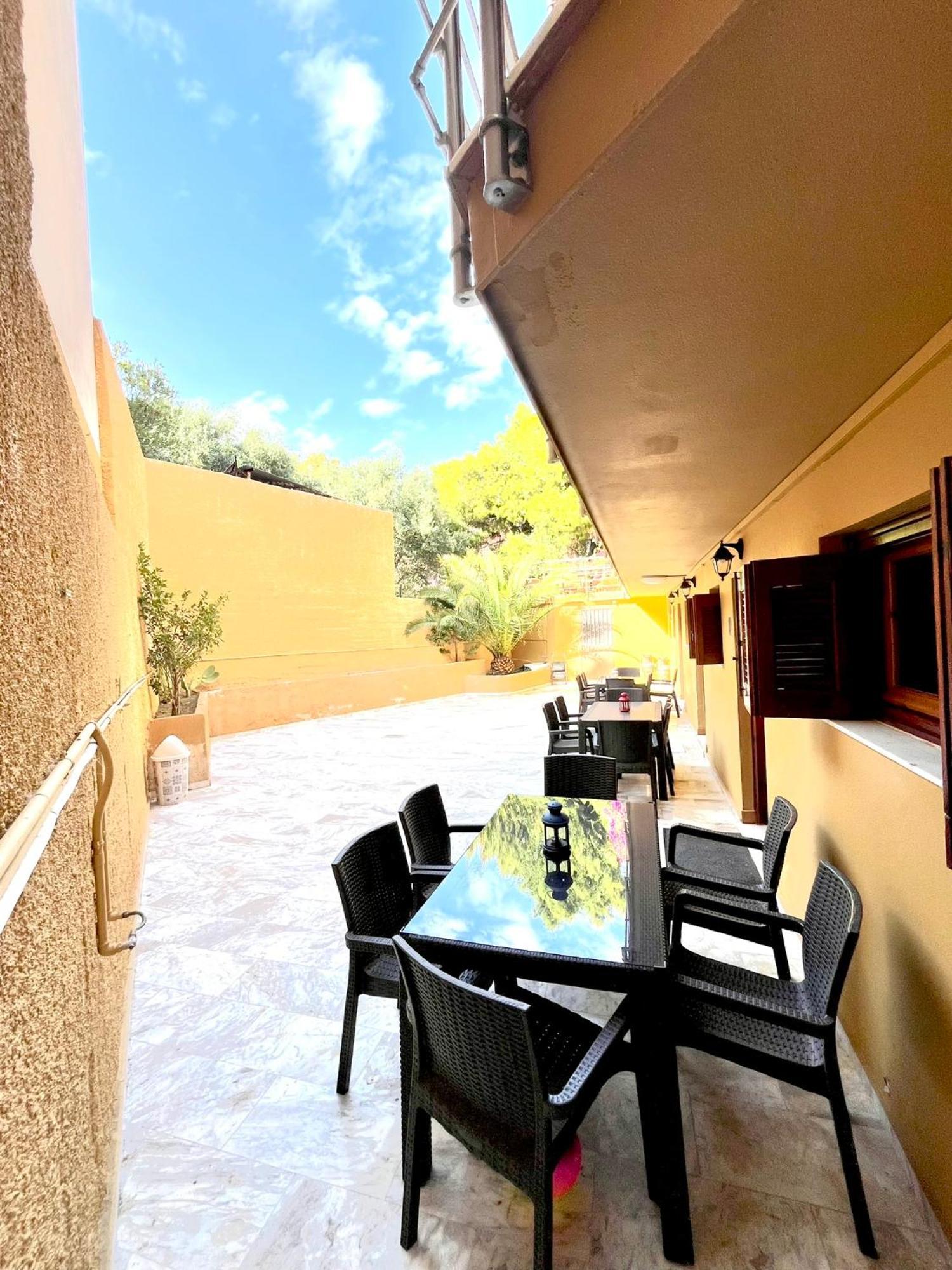 Oelia Rooms & Apartments Agia Marina  Bagian luar foto