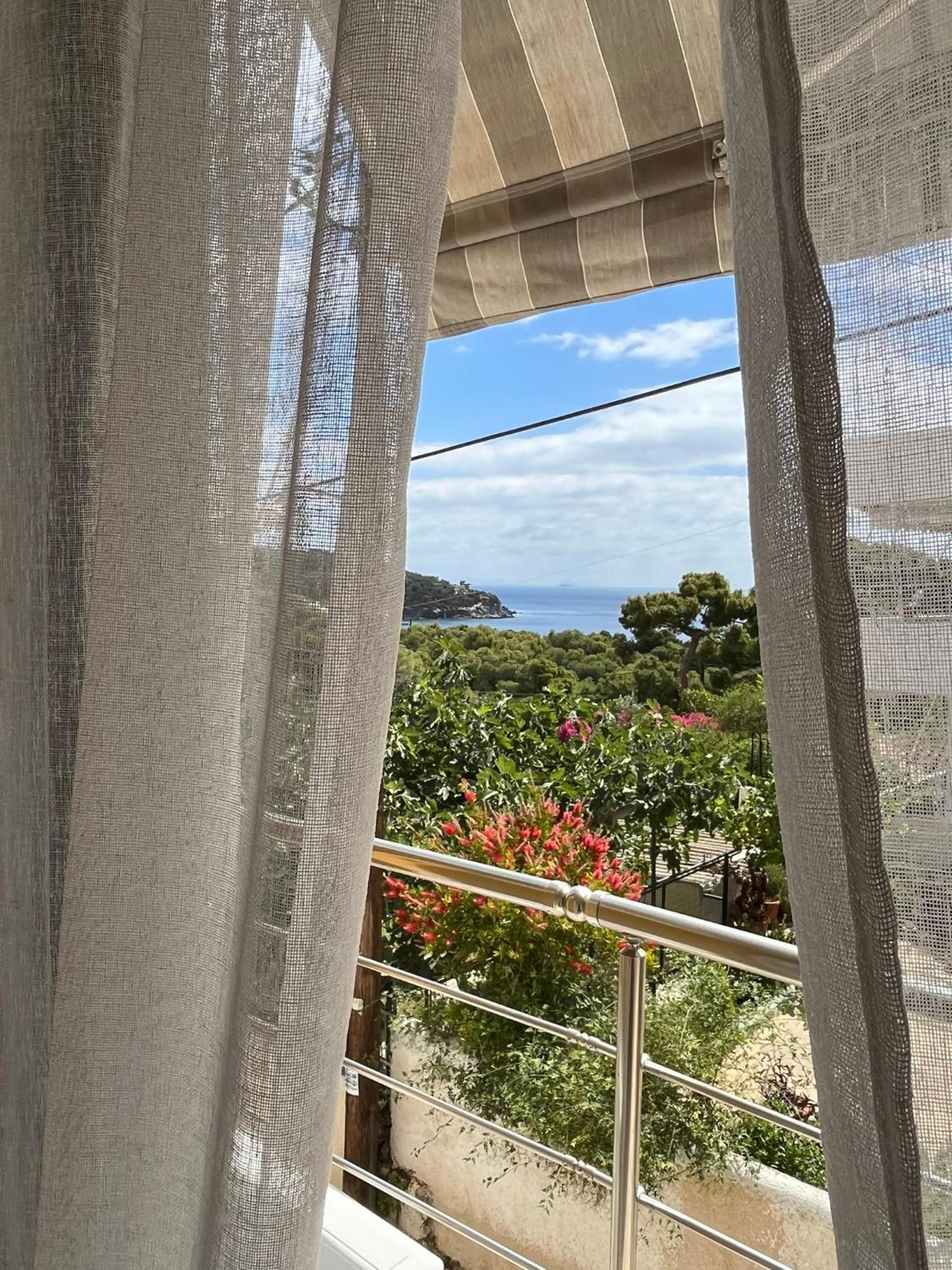Oelia Rooms & Apartments Agia Marina  Bagian luar foto
