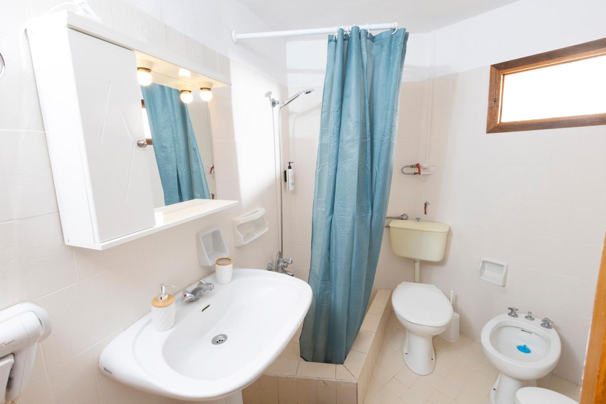 Oelia Rooms & Apartments Agia Marina  Bagian luar foto