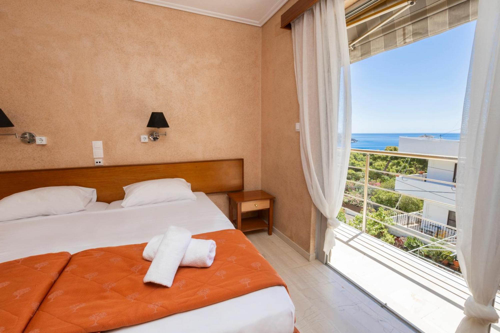 Oelia Rooms & Apartments Agia Marina  Bagian luar foto