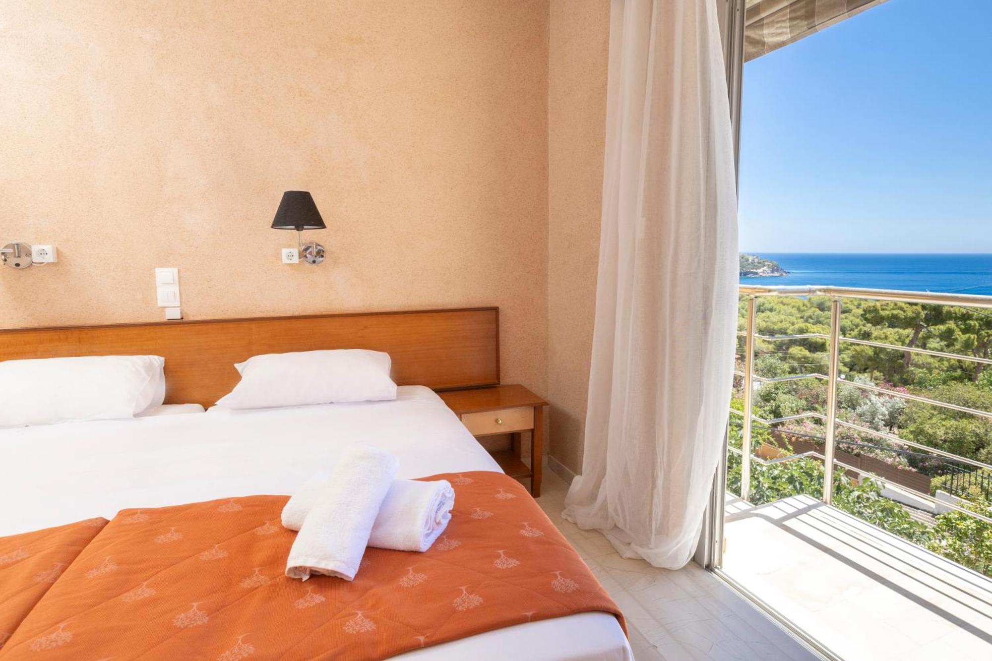 Oelia Rooms & Apartments Agia Marina  Bagian luar foto